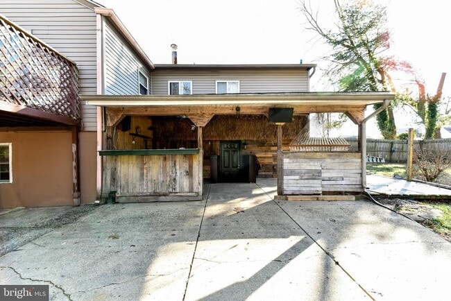 Building Photo - 722 Glenside Dr
