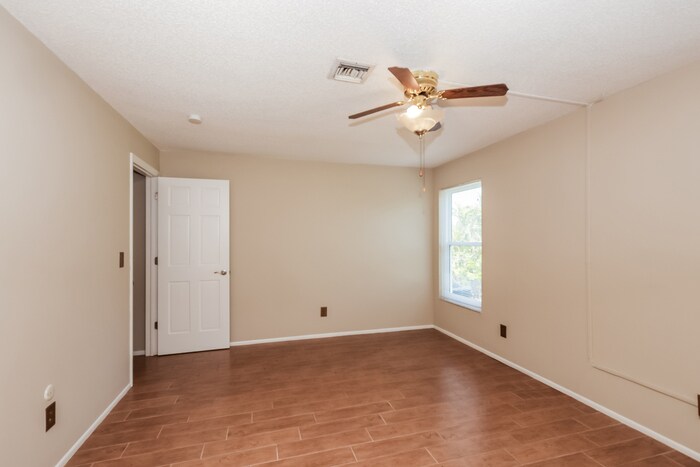 Building Photo - 5946 Stringfellow Rd