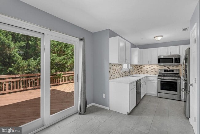 Building Photo - 20539 Golf Course Dr