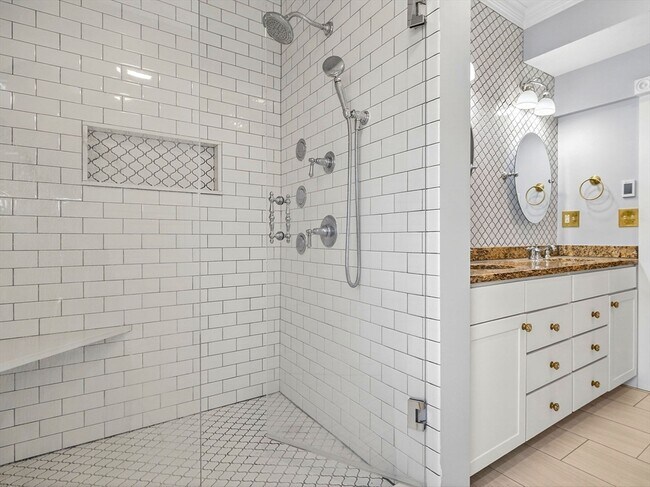 Building Photo - 155 H St