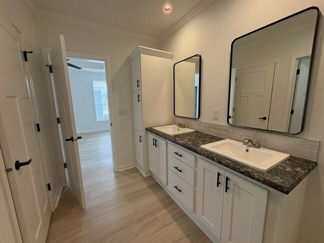 Building Photo - 1643 Voyager Dr