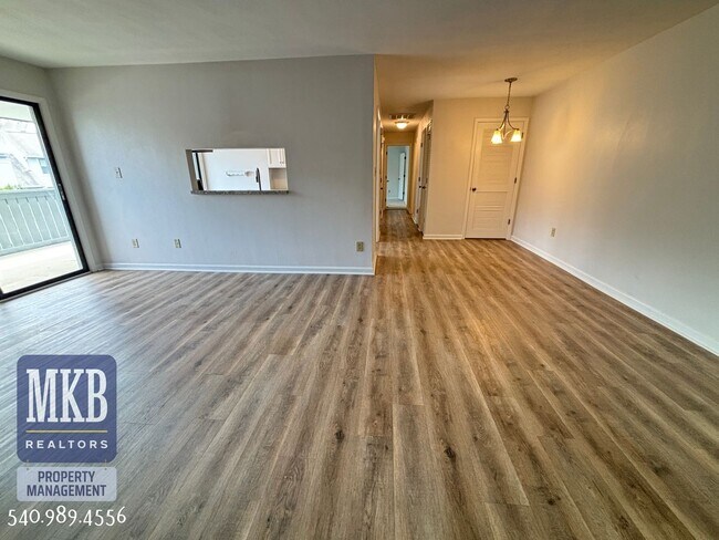 Building Photo - 2527 Gatehouse Ln