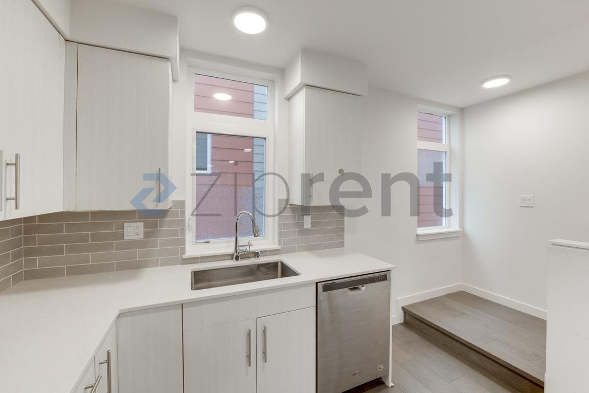 Building Photo - 6736 15th Ave NW