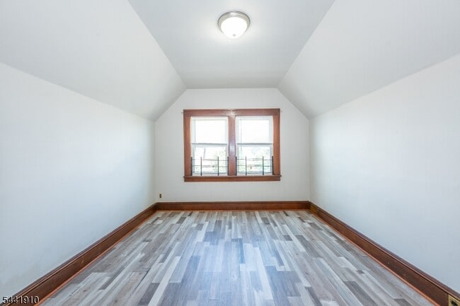 Building Photo - 103 Knapp Ave