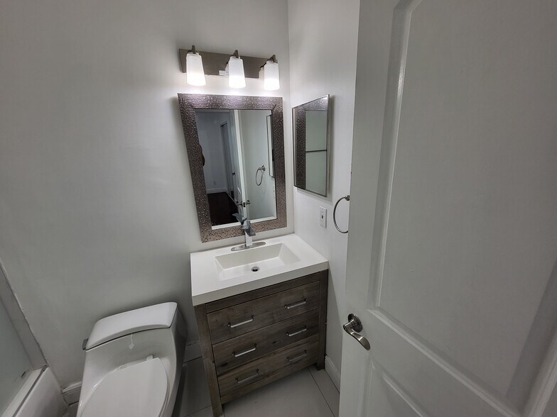 Building Photo - 20845 Grouper Dr