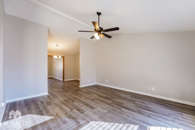 Building Photo - 521 Magnolia Dr