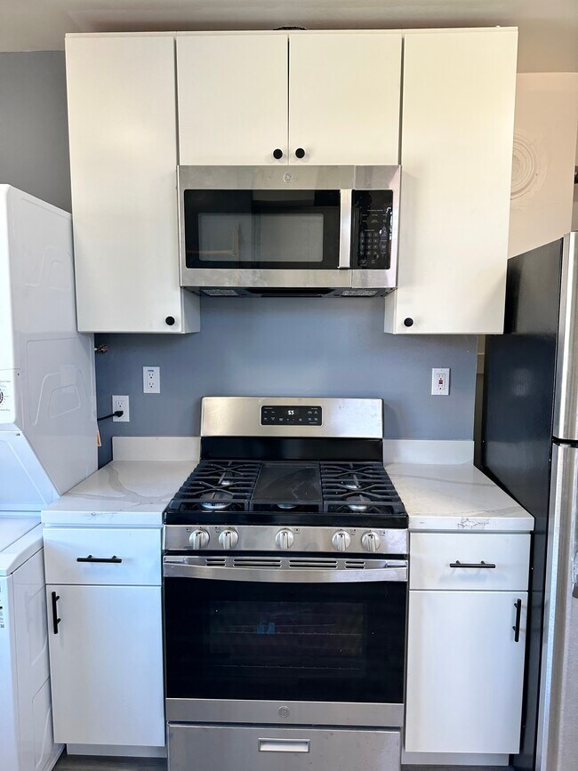 Building Photo - 778 61st St