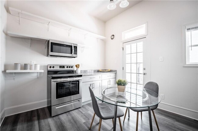 Building Photo - 1353 Finley St NE