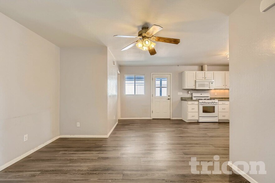 Building Photo - 3020 W Mariposa St