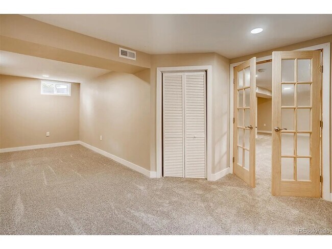 Building Photo - 8521 Crescent Dr