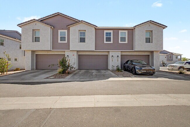 Building Photo - Live the Hawes Crossing Lifestyle – Pool, Pickleball & More! Internet included in the rent!