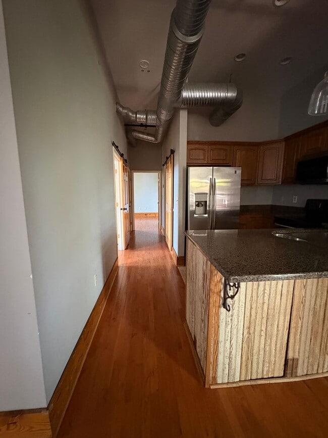 Building Photo - Lovely 2 Bedroom 2 full Bath Historical  Condo in Downtown Easley! Lawn Care and Trash Pickup inc...