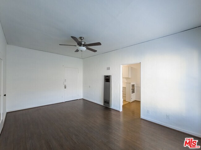 Building Photo - 427 N Adams St