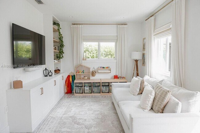 Building Photo - 3205 SW 68th Ave