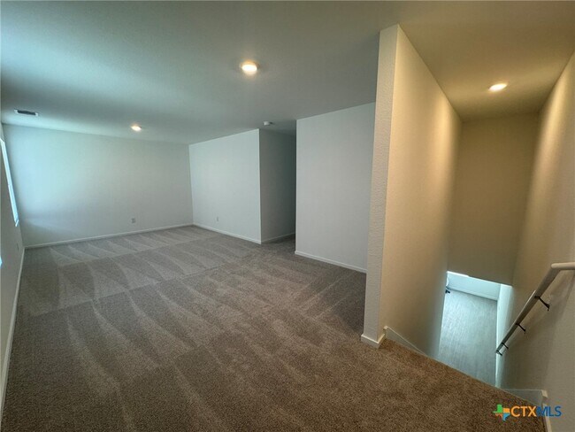 Building Photo - 205 Trinity River Holw
