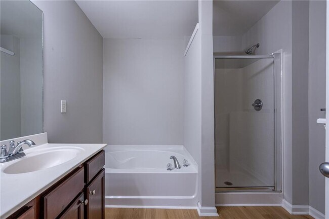 Building Photo - 2245 Leicester Way SE