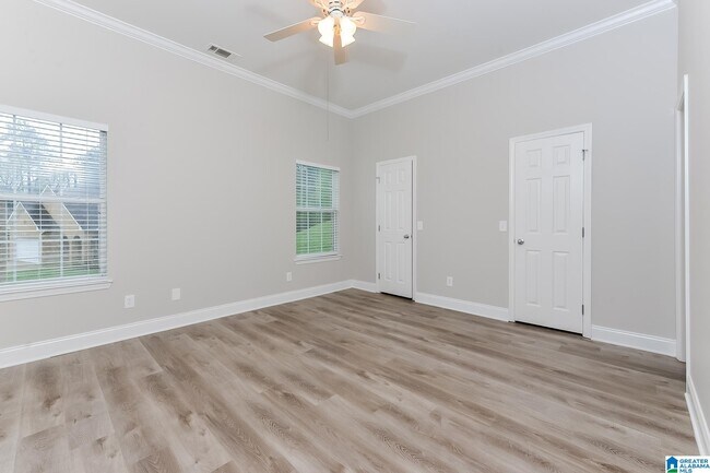 Building Photo - 1215 Riverford Dr