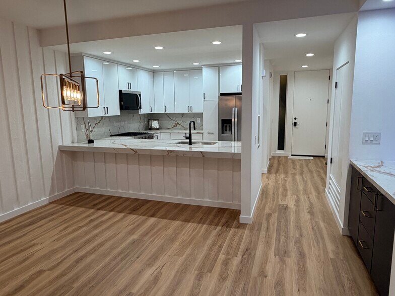 Building Photo - 111 Tamarack Ave