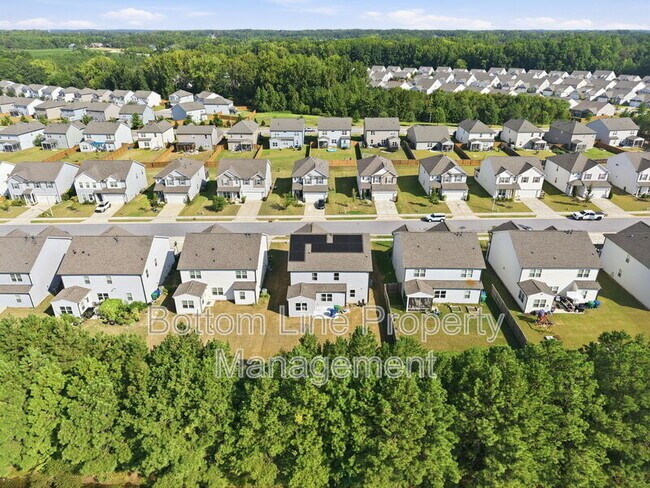 Building Photo - 2230 Bethpage Dr