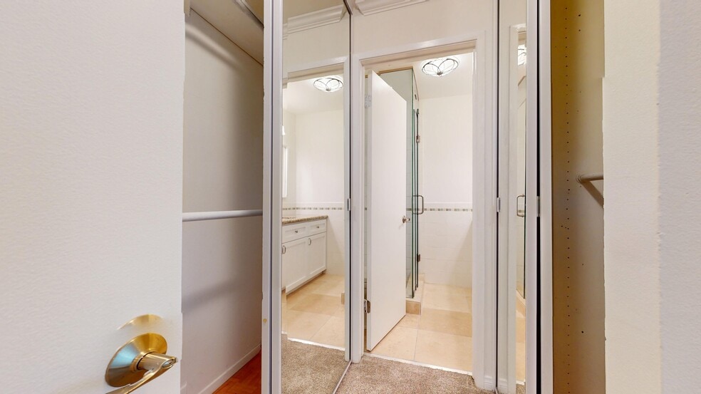 Building Photo - 902 Camino Real