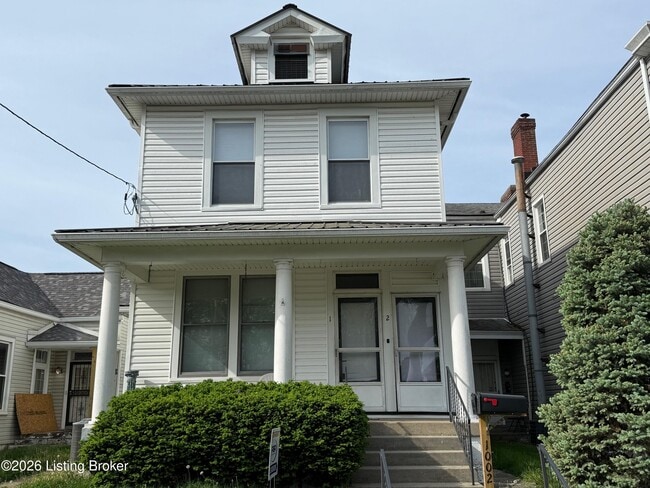 Building Photo - 1002 Charles St