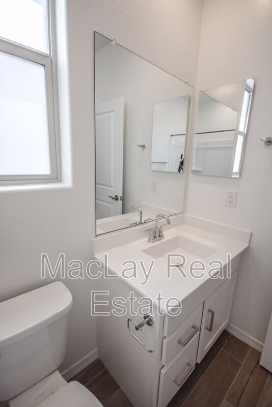 Building Photo - 21326 W Roanoke Ave