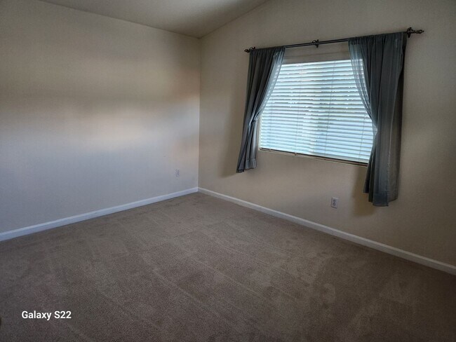 Building Photo - Immaculate Two story,  1 Bedroom, 1 Bathroom, Condo, lots of light,  Close to everything!