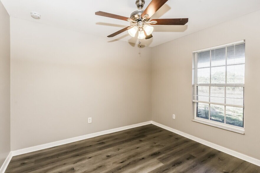 Building Photo - 2511 28th St W