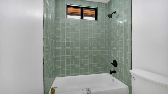 Building Photo - 4112 Prospect Ave