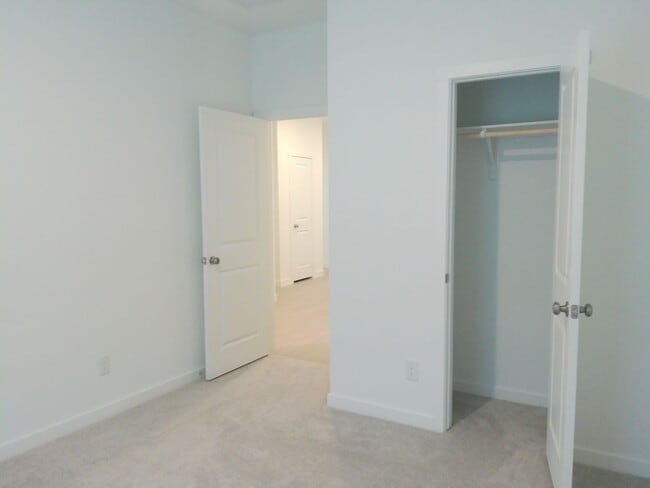 Building Photo - 2846 Westeros St