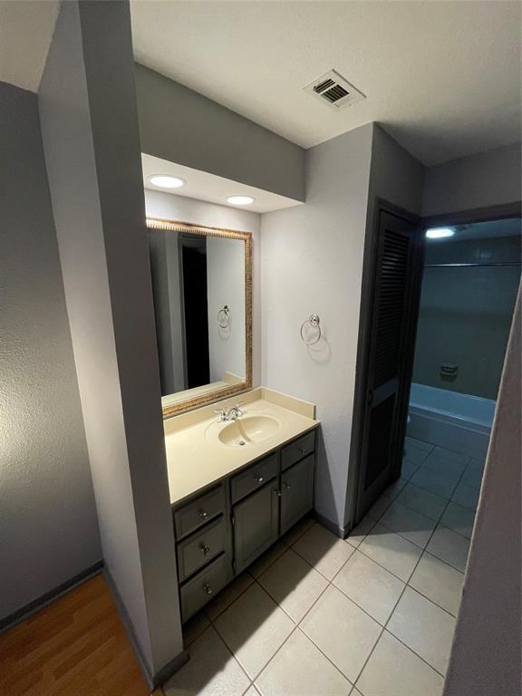 Building Photo - 8888 Tallwood Dr