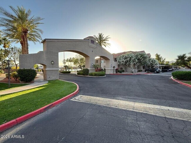 Building Photo - 3830 E Lakewood Pkwy E