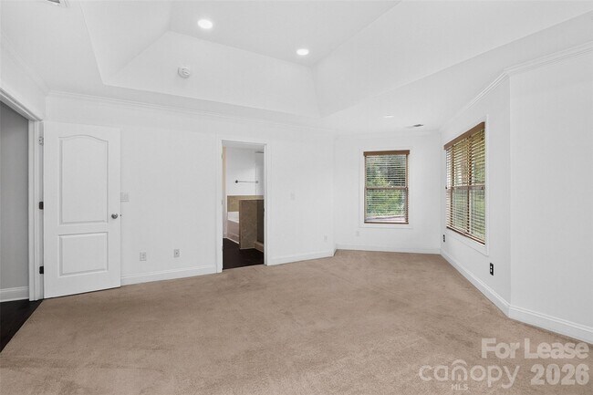 Building Photo - 549 Daventry Ct