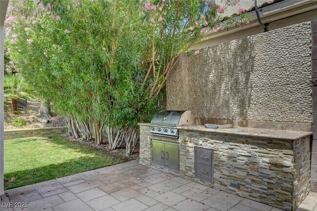 Building Photo - 9813 Edgeview Pl