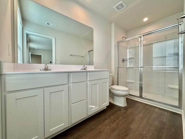 Building Photo - 4 Bedroom, 2.5 Bath Home w/ Office and 2 Car Garage