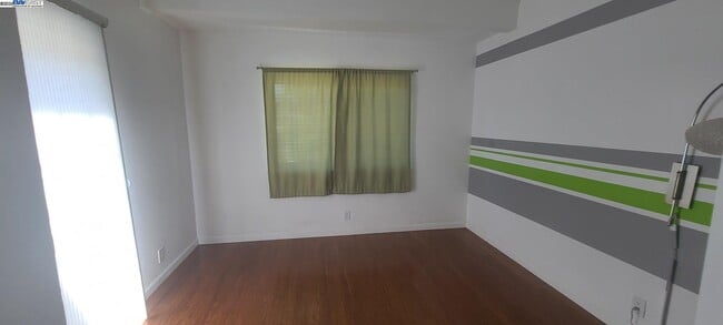 Building Photo - 1489 Trimingham Dr