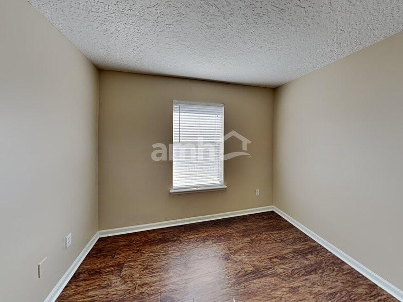 Building Photo - 86865 Riverwood Dr