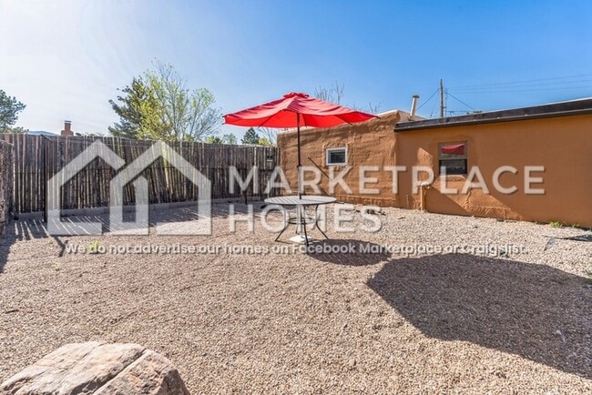 Building Photo - 913 1/2 B Old Pecos Trl