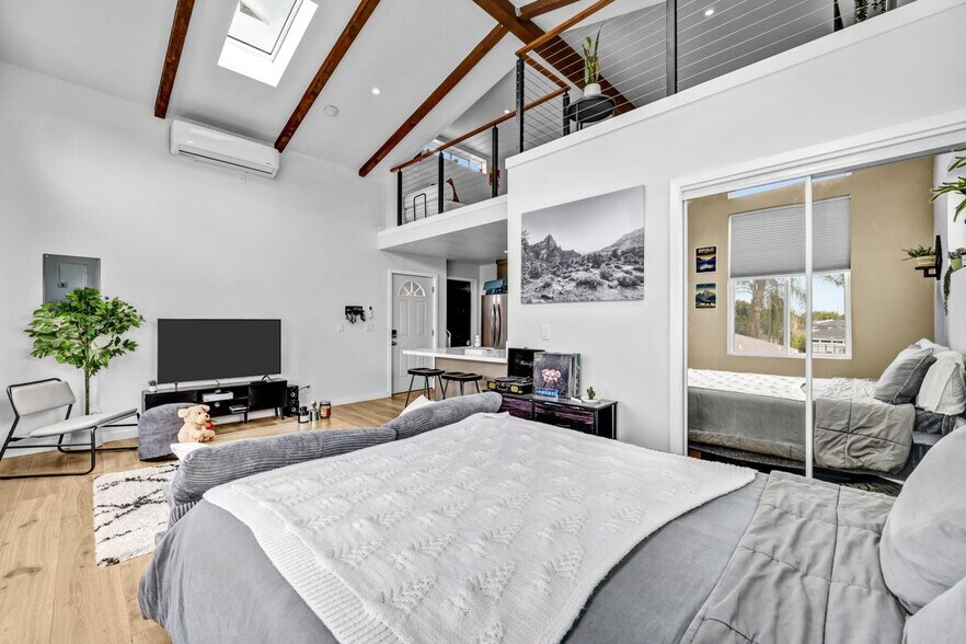 Building Photo - 4838 Gundry Ave