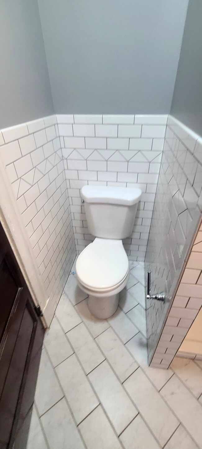 Building Photo - 33 Howard St