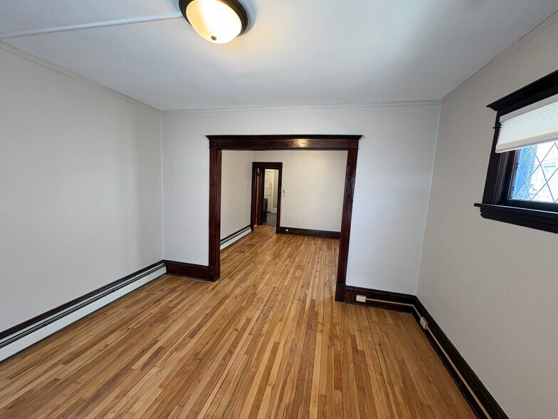 Building Photo - 3208 Garfield Ave