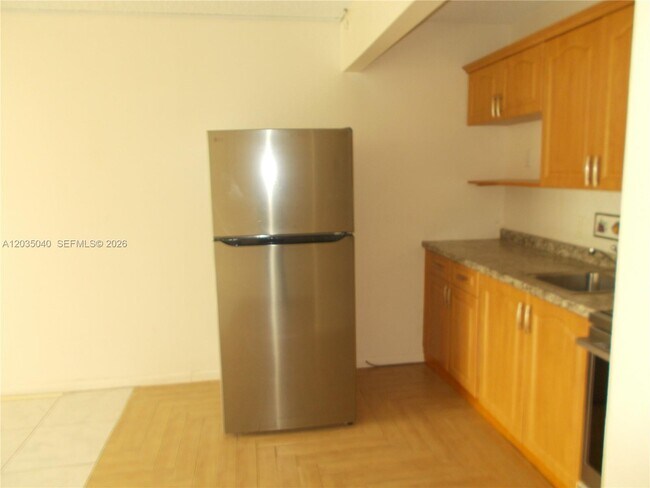 Building Photo - 1400 SW 124th Terrace