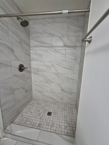 Shower - 191 Main St