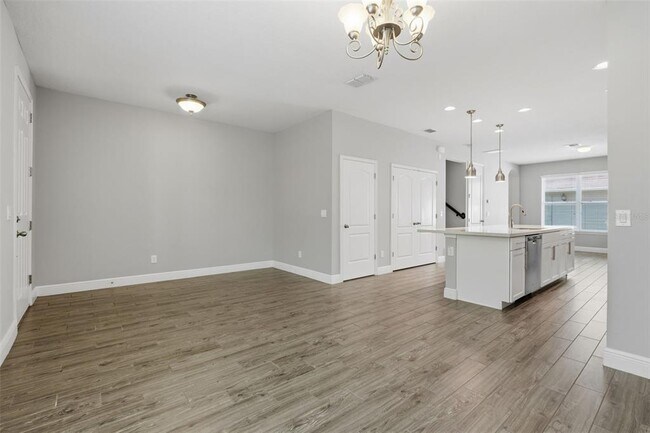 Building Photo - 15591 Honeybell Dr