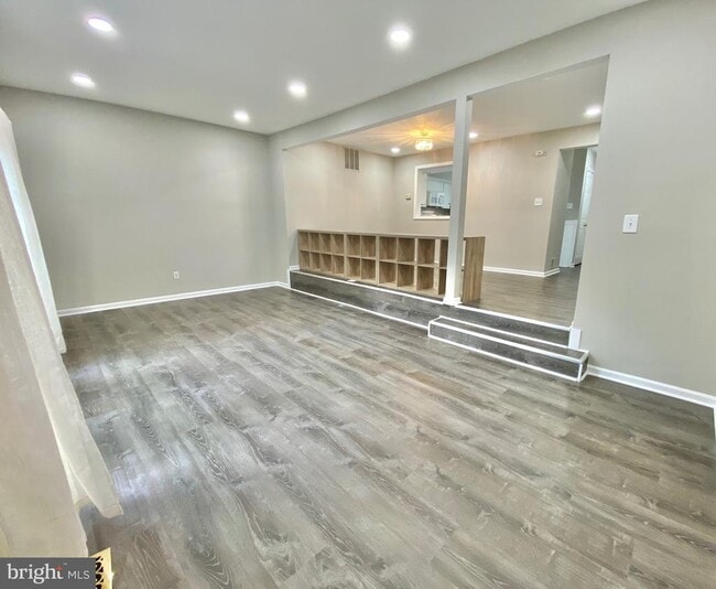 Building Photo - 10323 Hampshire Green Ave