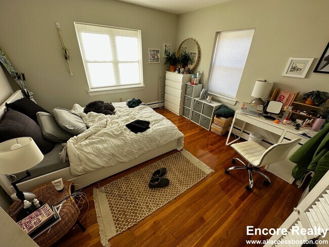 Building Photo - 61 Selkirk Rd