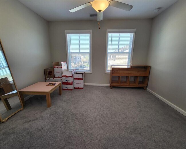 Building Photo - 871 Sunset Park Dr