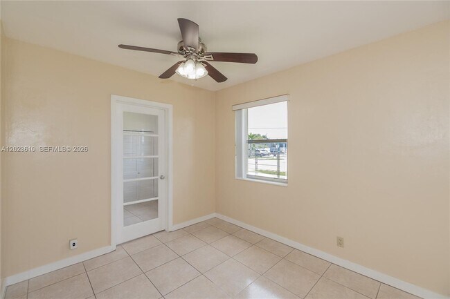 Building Photo - 540 SW 60th Ave