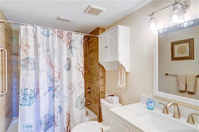 Building Photo - 40 NE Plantation Rd