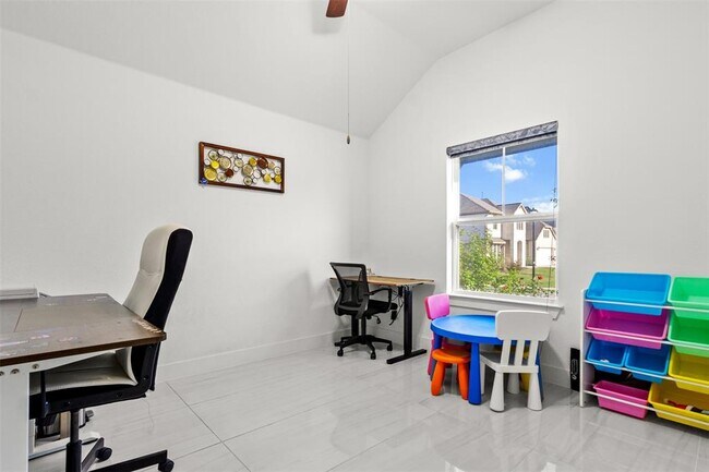 Building Photo - 3808 Sandhill Crane Dr